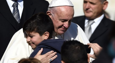 Papa Francisco en la Audiencia General: «Misericordia, un acto para restituir alegría y dignidad a quien lo ha perdido»