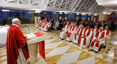 Papa Francisco en homilía en Santa Marta: «La corrupción es una blasfemia, la civilización del “dios dinero” caerá»
