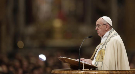 Video completo de las Vísperas de Santa María Madre de Dios presididas por el Papa Francisco, Te Deum de acción de gracias por el año 2016 y oración en el pesebre