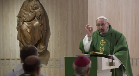 Papa Francisco en homilía en Santa Marta: «Conocer a Cristo nos cambia el corazón, la mente y renueva por dentro»