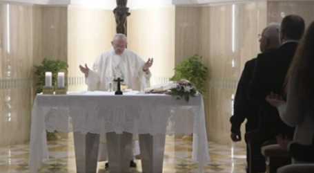 Papa Francisco en homilía en Santa Marta 10/2/17: «En la tentación no se dialoga con el diablo, se reza»