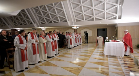 Papa Francisco en homilía en Santa Marta 23-2-17: «Abandonar la doble vida y no retardar la conversión»