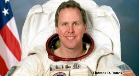 Thomas D. Jones, astronauta, revela que él y dos compañeros recibieron la Eucaristía en el espacio, en 1994, en la nave Endeavour