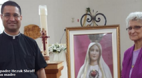Hezuk Shroff  practicaba el zoroastrismo y se hizo sacerdote católico tras enamorarse de la Liturgia: en Pascua bautizará a su madre