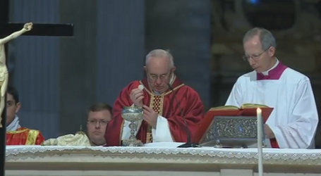 Video completo de la Celebración de la Pasión del Señor presidida por el Papa Francisco