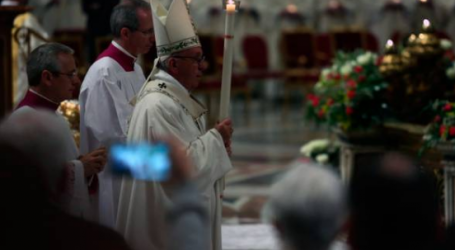 Video completo de la Vigilia Pascual presidida por el Papa Francisco