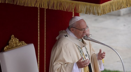Papa Francisco / En homilía en la Misa de Pascua: “¡Cristo ha resucitado! Tú, pequeña piedra, tienes un sentido en la vida”