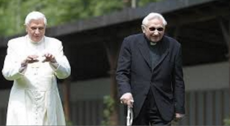 Hoy Benedicto XVI cumple 90 años y su hermano Georg le ha escrito una felicitación: “Te deseo salud y copiosas bendiciones de Dios”