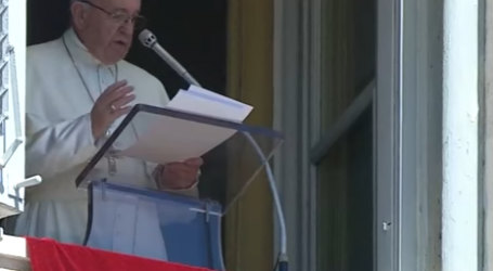 Papa Francisco / En Regina Coeli: «Cristo está vivo y rescata nuestras miserias, alcanza todo corazón humano y da esperanza»