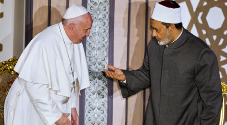 Papa Francisco en la Universidad de Al-Azhar: “Dios es el Dios de la paz. Ninguna violencia puede ser perpetrada en nombre de Dios”