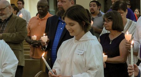 Rachel Corbin probó muchas religiones, pero un día entró en la catedral, sintió una Presencia y ahora se ha bautizado