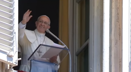 Papa en el Regina Coeli 28-5-17: «Dios nos ha dado una gran dignidad: anunciarlo al mundo, de hacerlo accesible a la humanidad»