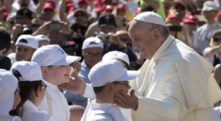 Papa Francisco en la Audiencia General: «el Espíritu Santo nos hace capaces de esperar y ser consoladores y defensores de los demás»