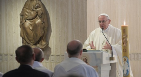 Papa Francisco en homilía en Santa Marta 2-6-17: «Apacentar al Pueblo de Dios con humildad y amor»