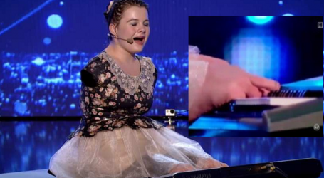 Alberta Mosnegutu, de 14 años, nació sin brazos y sin fémures, fue abandonada y ha ganado Got Talent tocando el piano con los pies