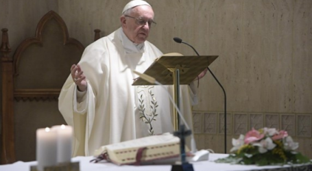 Papa Francisco en homilía en Santa Marta 23-6-17: «Hay que hacerse pequeños para escuchar la voz del Señor»