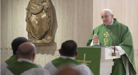 Papa Francisco / En homilía en Santa Marta 10-10-17: «un corazón rígido no comprende la misericordia de Dios»