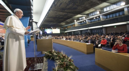 Papa Francisco / En visita a la FAO: «las guerras y los cambios climáticos ocasionan el hambre y no son una enfermedad incurable»