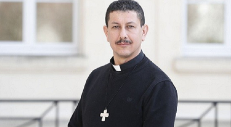 Paul Elie Cheknoun era musulmán y se hizo católico, huyó por las amenazas y vuelve a Argelia como sacerdote misionero