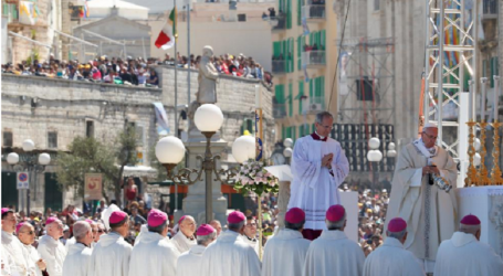 El Papa en homilía en Molfetta: «La Palabra de Dios libera, realza, hace ir adelante, humildes y valientes»