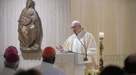 Papa Francisco / Homilía en Santa Marta 26-4-18: «Amor, servicio y humildad son la base de la Iglesia»