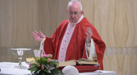El Papa en Santa Marta 3-5-18: «La fe se transmite con amor y testimonio»