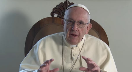 Papa Francisco pide rezar en agosto “para que las grandes opciones económicas y políticas protejan a la familia como el tesoro de la humanidad”