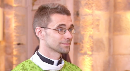 Yvon Fillebeen, ateo no bautizado, se convirtió viendo la misa por TV y es sacerdote: «Jesús llenó mi vida y quise dedicarle toda mi vida»