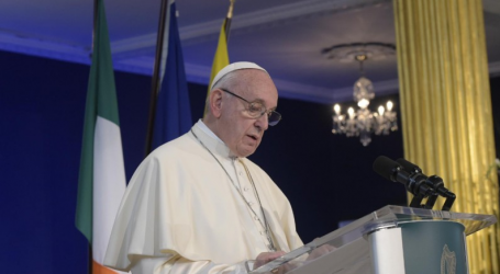 Papa Francisco ante autoridades irlandesas: «me avergüenza el fracaso de las autoridades eclesiásticas al afrontar los crímenes repugnantes de abusos»