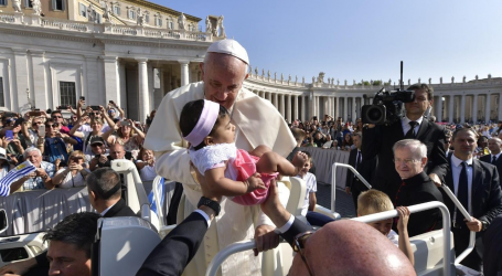 El Papa en la Audiencia 29-8-18: «La vocación de las familias cristianas es transmitir la alegría y la fecundidad del amor de Dios»