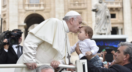 El Papa en la Audiencia 19-9-18: «Honrar a los padres lleva a una larga vida feliz»