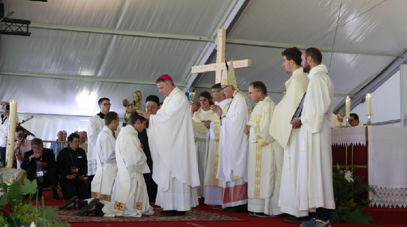 Ceremonia de la ordenación sacerdotal de Johannes de Habsburgo, en Vérolliez , Saint Maurice (Suiza), el pasado 16 de junio. Foto: Fraternidad Eucharistein