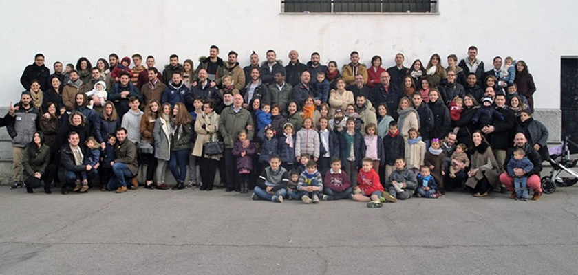 Foto de familia que cada realizan el 1 de enero. En estos meses, el número de la familia ha aumentado en algunas unidades con respecto a la foto.