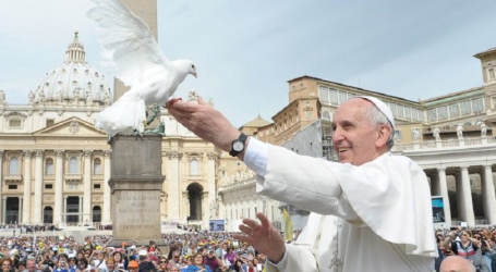 Papa Francisco en Mensaje en la 52 Jornada Mundial de la Paz: «la corrupción, la xenofobia y el racismo son una vergüenza para la política y ponen en peligro la paz social»