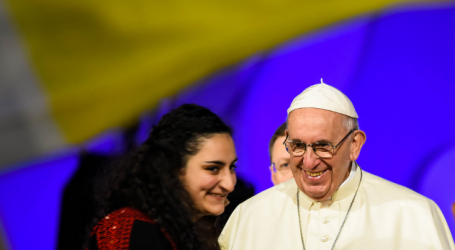 Nirmeen Odeh, palestina de 26 años, ante el Papa en JMJ: «En la JMJ de Cracovia entendí que Jesús me amaba por lo que soy, con todos mis defectos»