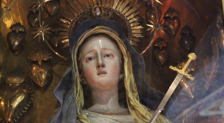 Oración a la Virgen Dolorosa para que las dificultades y pruebas sean transformadas en redención / Por P. Carlos García Malo