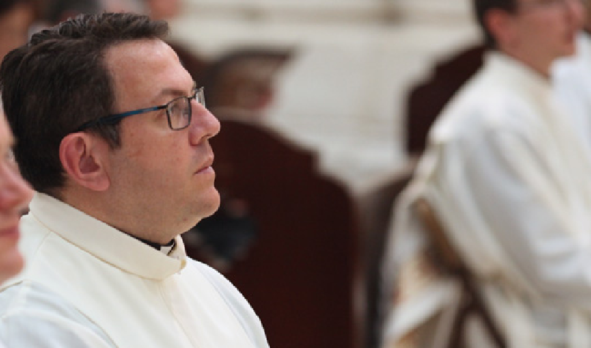 Alejandro Carrara durante su ordenación diaconal, en la catedral de la Almudena de Madrid, en junio de 2018. Fotos: Seminario Conciliar de Madrid