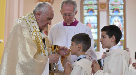 El Papa en homilía de la Misa a niños de Primera comunión en Rakovsky, Bulgaria, 6-5-19: «Dios es nuestro Padre, Jesús es nuestro Hermano, nuestra ley es el amor»