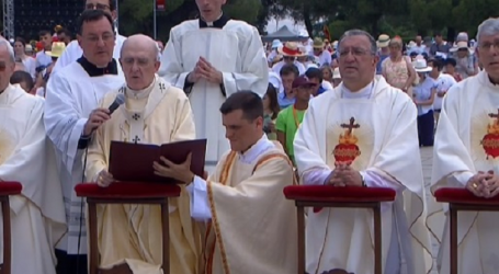 Así ha rezado el Cardenal Osoro y los 15.000 asistentes la oración de renovación de la consagración de España al Sagrado Corazón de Jesús