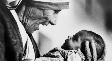 El día en que Santa Teresa de Calcuta dijo que «la amenaza más grande que sufre la paz hoy en día es el aborto»