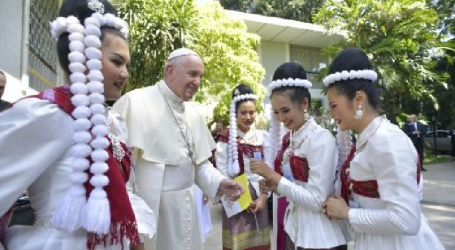 Papa Francisco a los jóvenes en Tailandia, 20-11-19: «En la vida hay que tener el corazón abierto a Dios, porque de Él recibimos la fuerza, y caminar»