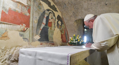Texto completo de la Carta Apostólica «Admirabile signum» firmada por el Papa Francisco alentando la tradición de poner belenes en todo lugar