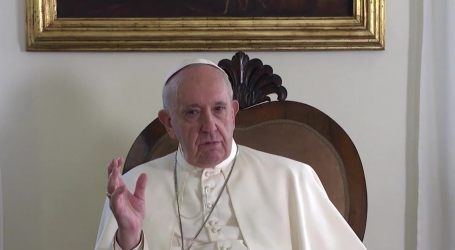 Papa Francisco pide rezar en diciembre «para que el futuro de los niños que hoy están sufriendo sea una prioridad»