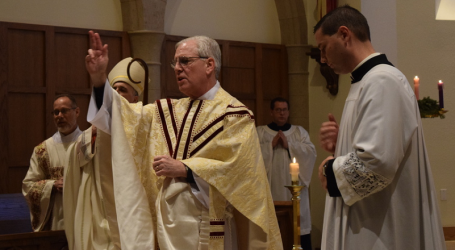 Peter H. Davids, profesor y 34 años clérigo episcopaliano, se convierte al catolicismo y es sacerdote: «Ahora, en el centro de mi vida diaria, está ese ‘partir el pan’ en la Eucaristía»