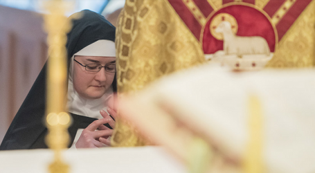 Mary Grace Van de Voorde se sintió llamada por Dios a ser monja con 6 años y es dominica de clausura: Su padre es diácono y tiene una hermana monja y otra laica consagrada