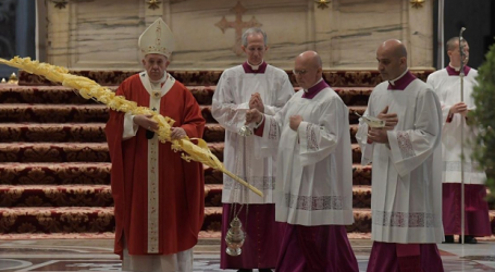 Santa Misa presidida por el Papa Francisco del Domingo de Ramos y oración del Ángelus, 5-4-2020
