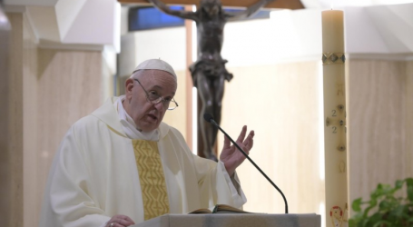 Papa Francisco en homilía en Santa Marta, 14-4-2020: «Convertirse es volver a ser fiel. Pidamos al Señor la gracia de ser fieles incluso ante el derrumbe de tantas ilusiones»