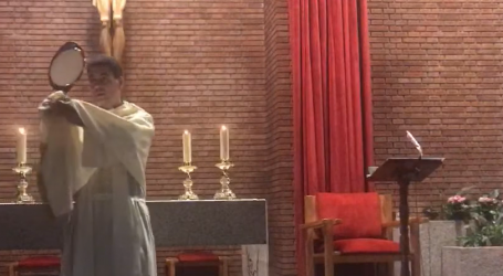 Adoración Eucarística con meditaciones del P. Fernando Simón Rueda, en la Parroquia San Juan Crisóstomo de Madrid, 21-5-2020