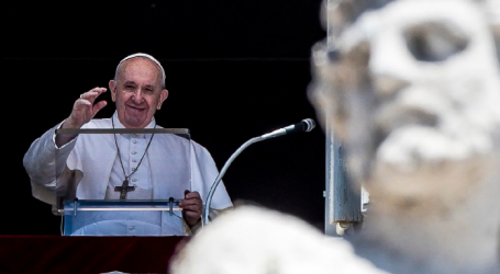 Papa Francisco en el Ángelus, 2-8-2020: «Jesús enseña a vivir en la lógica de Dios, hacerse cargo del otro»