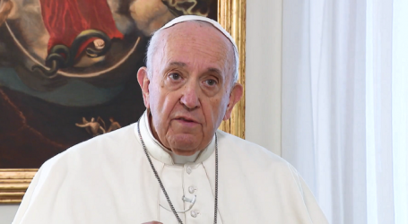 Papa Francisco pide rezar en mayo «para que los responsables del mundo financiero colaboren a regular los mercados para proteger a los ciudadanos en peligro»
